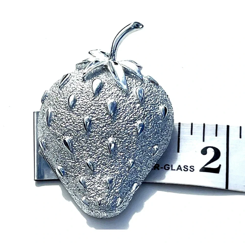 Bright Vintage‎ Signed Sarah Coventry Sparkling Silver Toned Strawberry Brooch